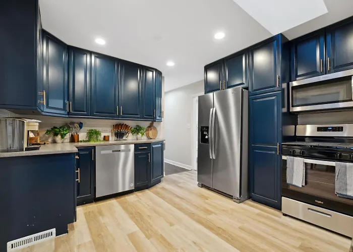 Elevated 3br In Addison