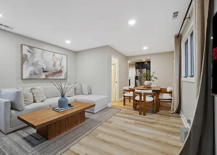 Elevated 3br In Holiday home *